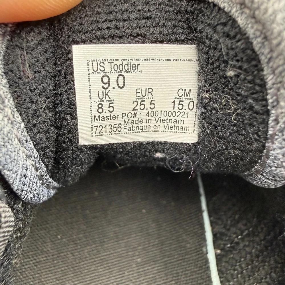 Vans Atwood Sneakers Toddler Size 9 Grey Canvas Low Top Skate Shoes